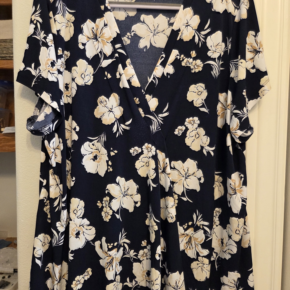 Lane Bryant Floral V-Neck Women Top 18/20